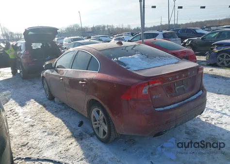 2015 Volvo S60 T5 Premier z USA, uszkodzony, nr VIN YV140MFK7F2354879